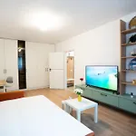 Soni Exclusive 137 Plaza With Private Parking & Self Check-in * Bucarest