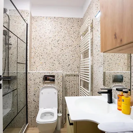 Soni Exclusive 137 Plaza With Private Parking & Self Check-in Apartment *