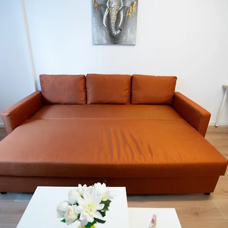 Soni Exclusive 137 Plaza With Private Parking & Self Check-in