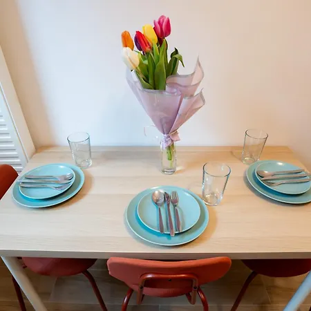 Soni Exclusive 137 Plaza With Private Parking & Self Check-in Apartment