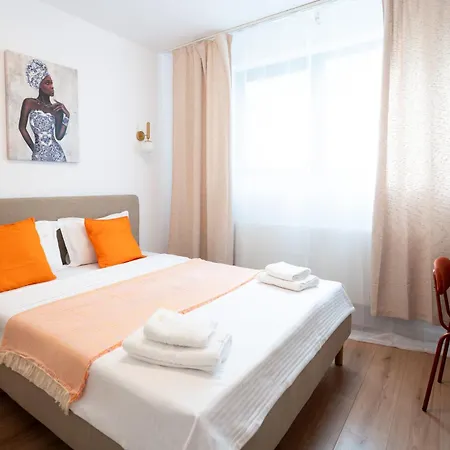 Soni Exclusive 137 Plaza With Private Parking & Self Check-in *