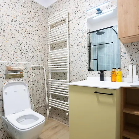 Soni Exclusive 137 Plaza With Private Parking & Self Check-in Apartment *