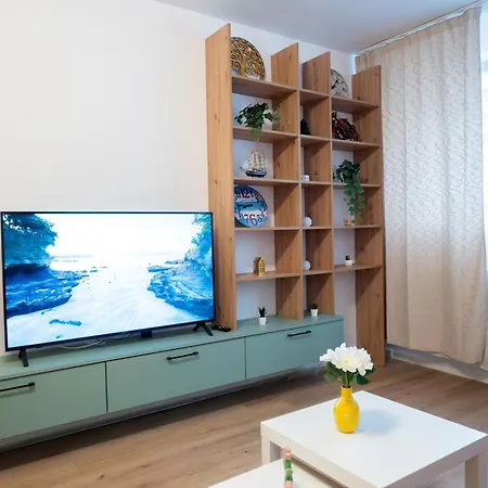 Soni Exclusive 137 Plaza With Private Parking & Self Check-in Apartment *