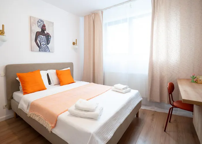 Soni Exclusive 137 Plaza With Private Parking & Self Check-in *