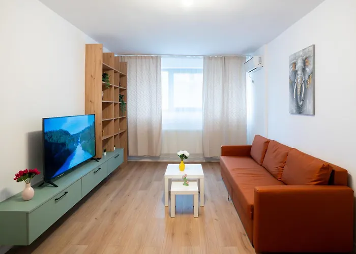 Soni Exclusive 137 Plaza With Private Parking & Self Check-in *