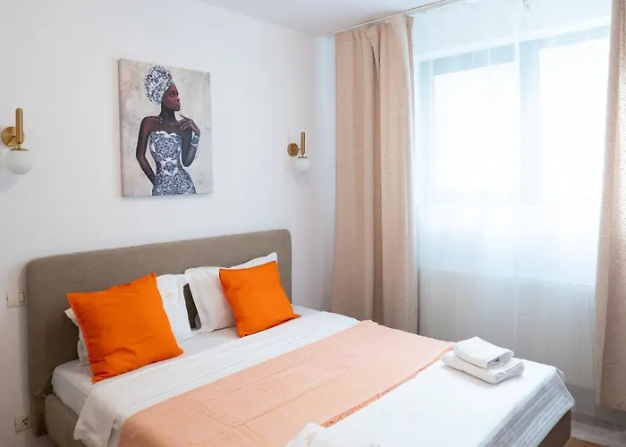 Soni Exclusive 137 Plaza With Private Parking & Self Check-in *