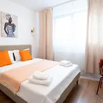 Soni Exclusive 137 Plaza With Private Parking & Self Check-in *